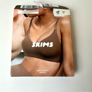 SKIMS Seamless Sculpt Bralette - Sand size Small